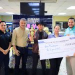 CINTAS DE HONDURAS RINDE HOMENAJE A DOS SOCIOS POR SU JUBILACIÓN